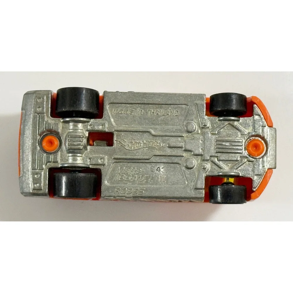 Hot Wheels Diecast Truck Kids 1:64 Orange Flame Hazard Stripe R0935